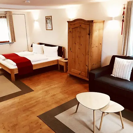 Brunnenhof - Kleine 3* Randersacker